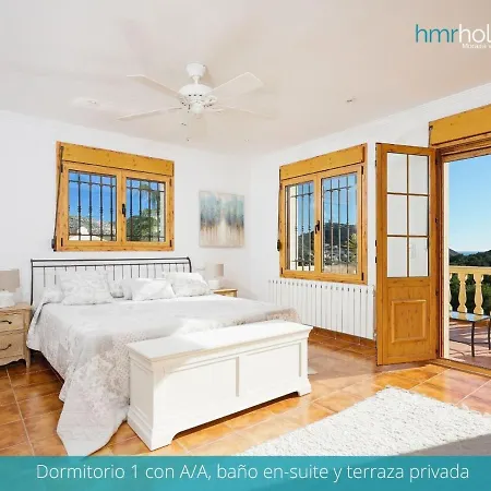 Isabella - Hmr Holidays